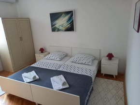 Studio Darija s balkonom Wi-Fi & parking